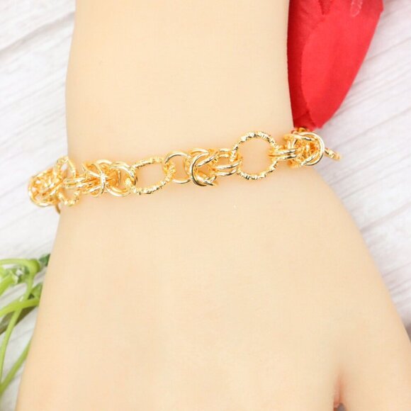 "Trendy Handmade Bracelet – A Thoughtful Gift for Girls & Women | UNVRC1629 - Picture 1 of 10